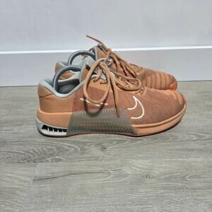Nike Woman's Metcon 9 Flyease Trainers Sneakers Size 9 Amber Brown/Guava Ice